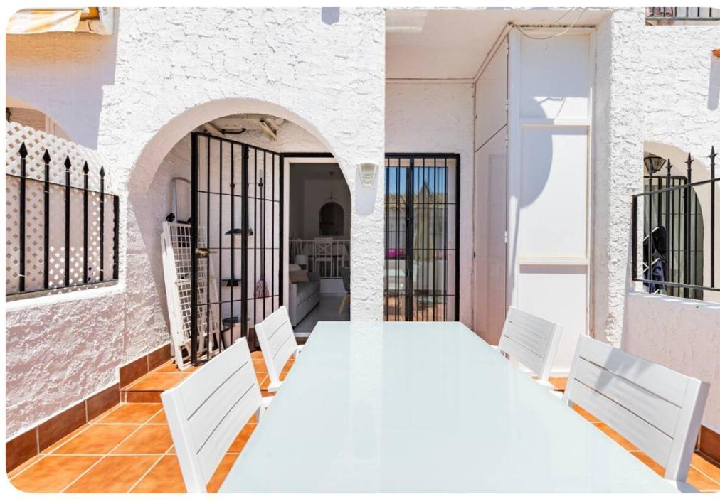 Вилла La Casa En La Carihuela Playa A 4 Minutos A Pie Торремолинос Экстерьер фото
